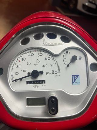 Vespa Lx50 Roja