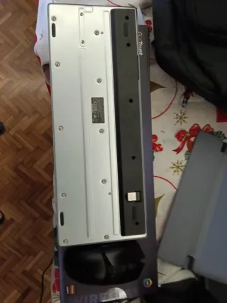 Teclado Gaming Trust con Ratón Inalámbrico