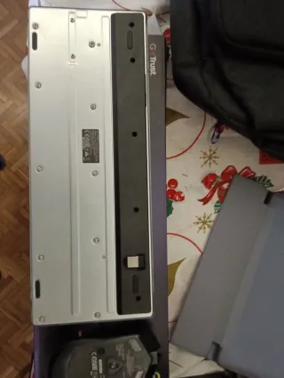 Teclado Gaming Trust con Ratón Inalámbrico