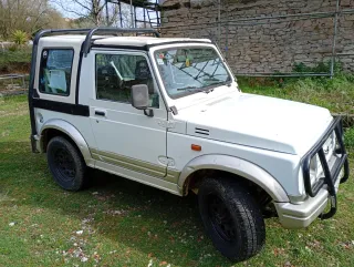 Suzuki SAMURAI.