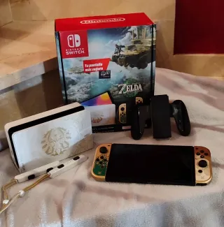 Nintendo Switch OLED Edizione Zelda