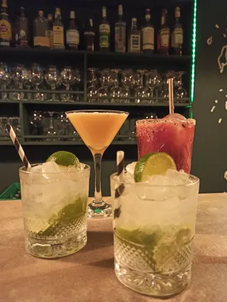 Traspaso de cafetería con amenización musical