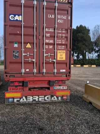 Semirremolque porta contenedores y cisternas