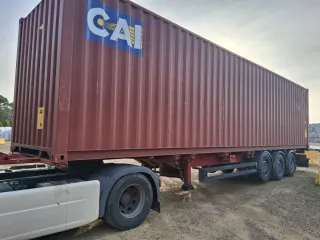 Semirremolque porta contenedores y cisternas