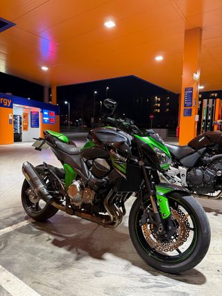 Kawasaki Z800 full 25.000km