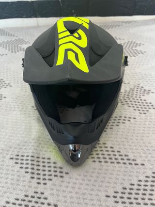 Casco Enduro Negro y Amarillo Florescente
