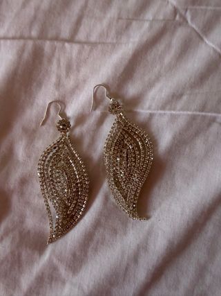 Vestido de fiesta negro y plateado incluye capa