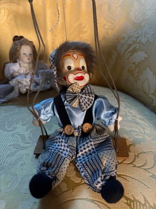 3 bambole, 1 in porcellana