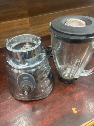 Batidora Oster Cromada