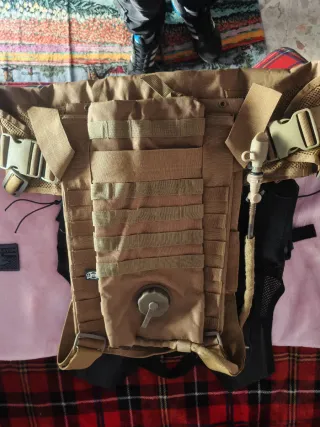 Gilet tattico tan con camelback