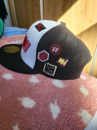 Gorra Miami Heat Blanca y Negra