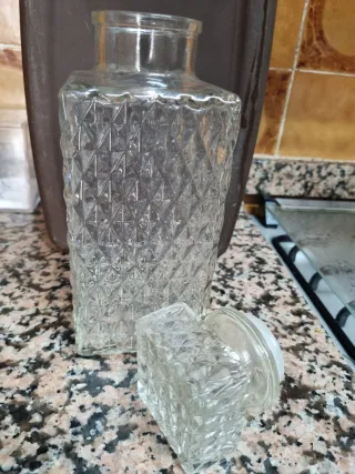 Bottiglia per liquori in cristallo intagliato