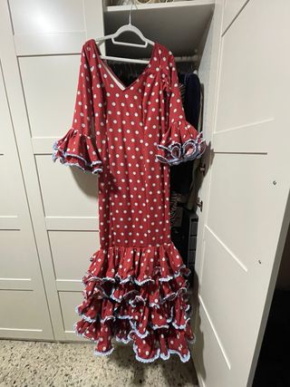 Traje de flamenca teja con lunares celestes