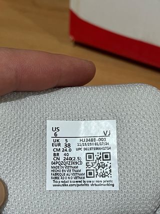 Nike P-6000 Plata y Negro