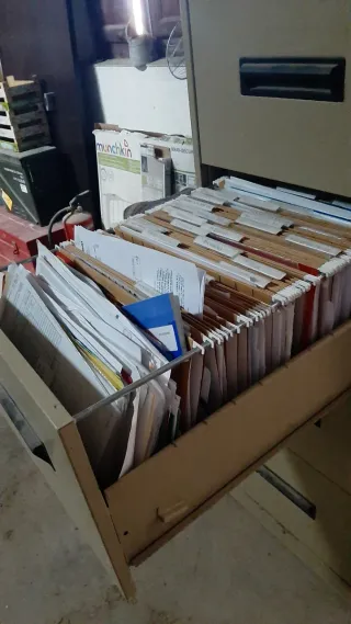 Archivador metálico beige 4 cajones