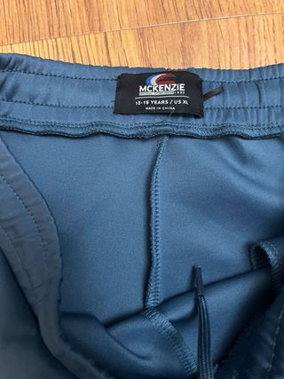 Pantalón McKenzie Azul con Rayas Blancas