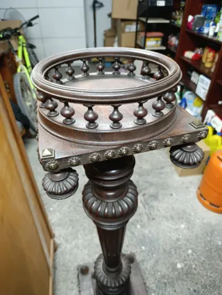 Antiguo Pedestal / Columna de Madera Tallada- 1880