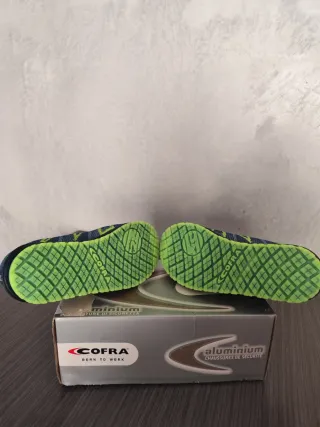 Zapatos de seguridad Cofra nuevos.