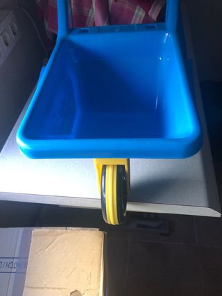 Carretilla de juguete azul con Paw Patrol