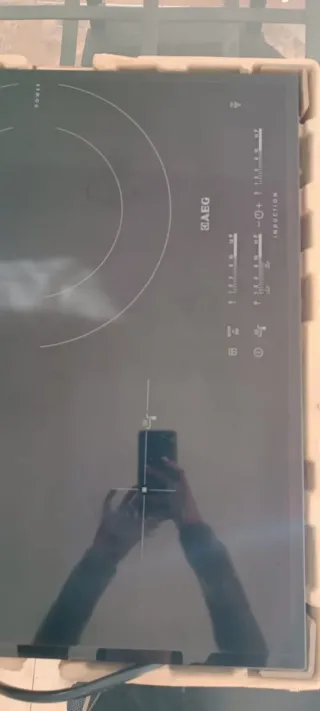 Placa de inducción AEG.