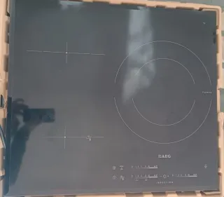 Placa de inducción AEG.