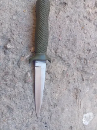 Cuchillo de campo con funda