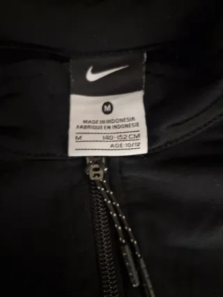 Chándal Nike Negro se ve nuevo Talla 12años