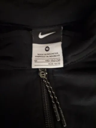 Chándal Nike Negro se ve nuevo Talla 12años