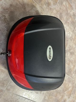 Baul para Moto Tektake 2 cascos
