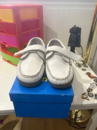Zapatos náuticos blancos