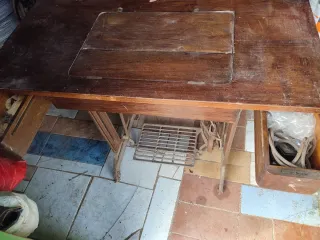 Máquina de coser Singer antigua