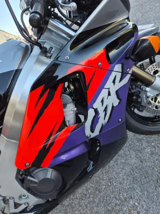 Honda CBR 900 RR FireBlade SC28 Negra/Roja