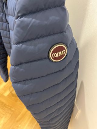 Abrigo Plumífero ligero Colmar azul y blanco