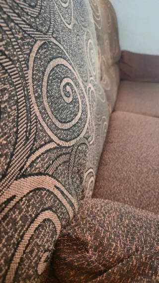 Sofá de 2 plazas en buen estado