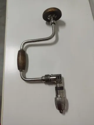 Taladro antiguo de manivela + 5 brocas