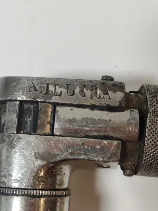 Taladro antiguo de manivela + 5 brocas