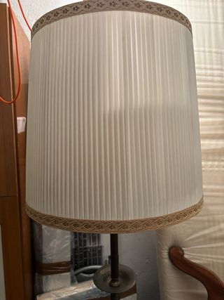 Lampada vintage da terra in ottone