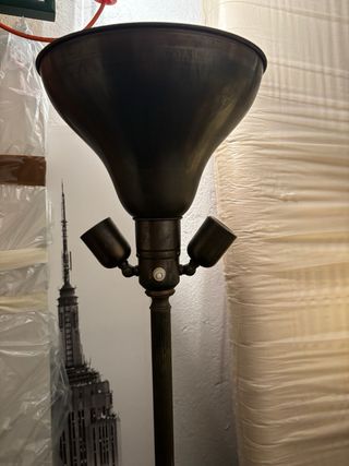 Lampada vintage da terra in ottone