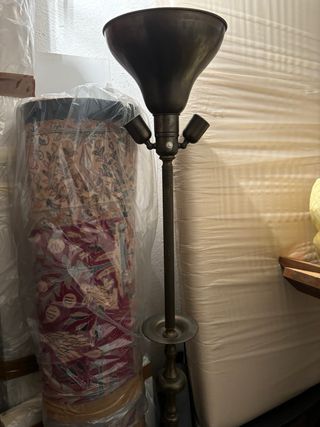 Lampada vintage da terra in ottone