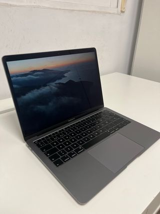 Macbook Air 13” Retina (2019) - 8GB RAM - i5