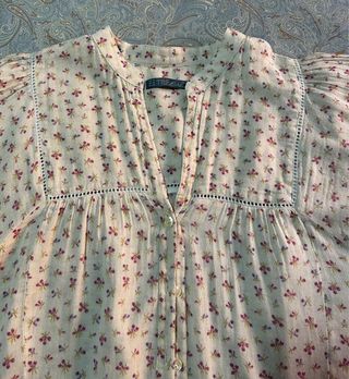 Camisa Zara floral beige M