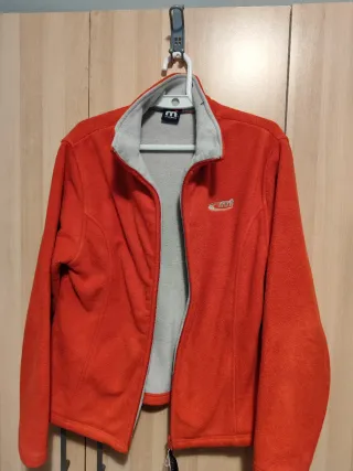 Forro polar Montbell rojo y gris