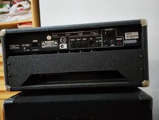 Ampeg V4BH + 2 Bafles Eden