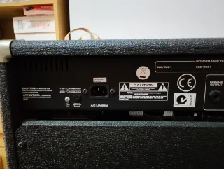 Ampeg V4BH + 2 Bafles Eden