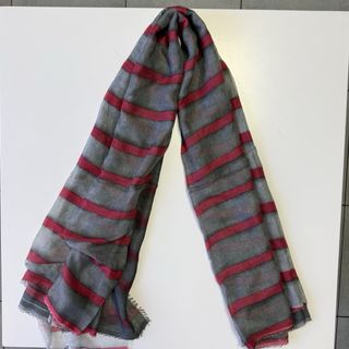 Sciarpa a righe grigio e rosa