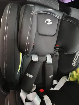 Seggiolino auto nero