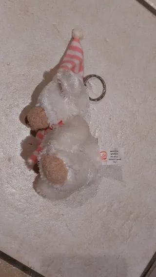 Orsetto peluche con cappello e sciarpa