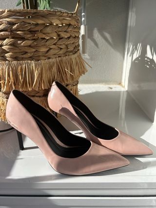 Zapatos de tacón rosa nude
