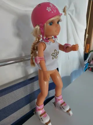 Muñeca Nancy patinadora