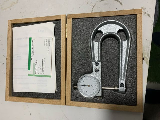 Medidor de espesor de cabeza plana